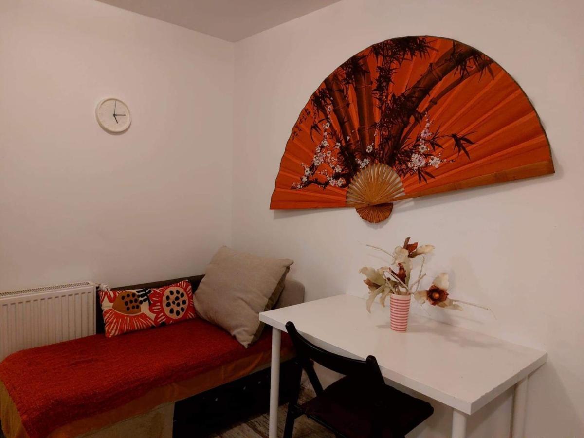 Huge 3 Room Apartament In City Center! Bucureşti Ngoại thất bức ảnh