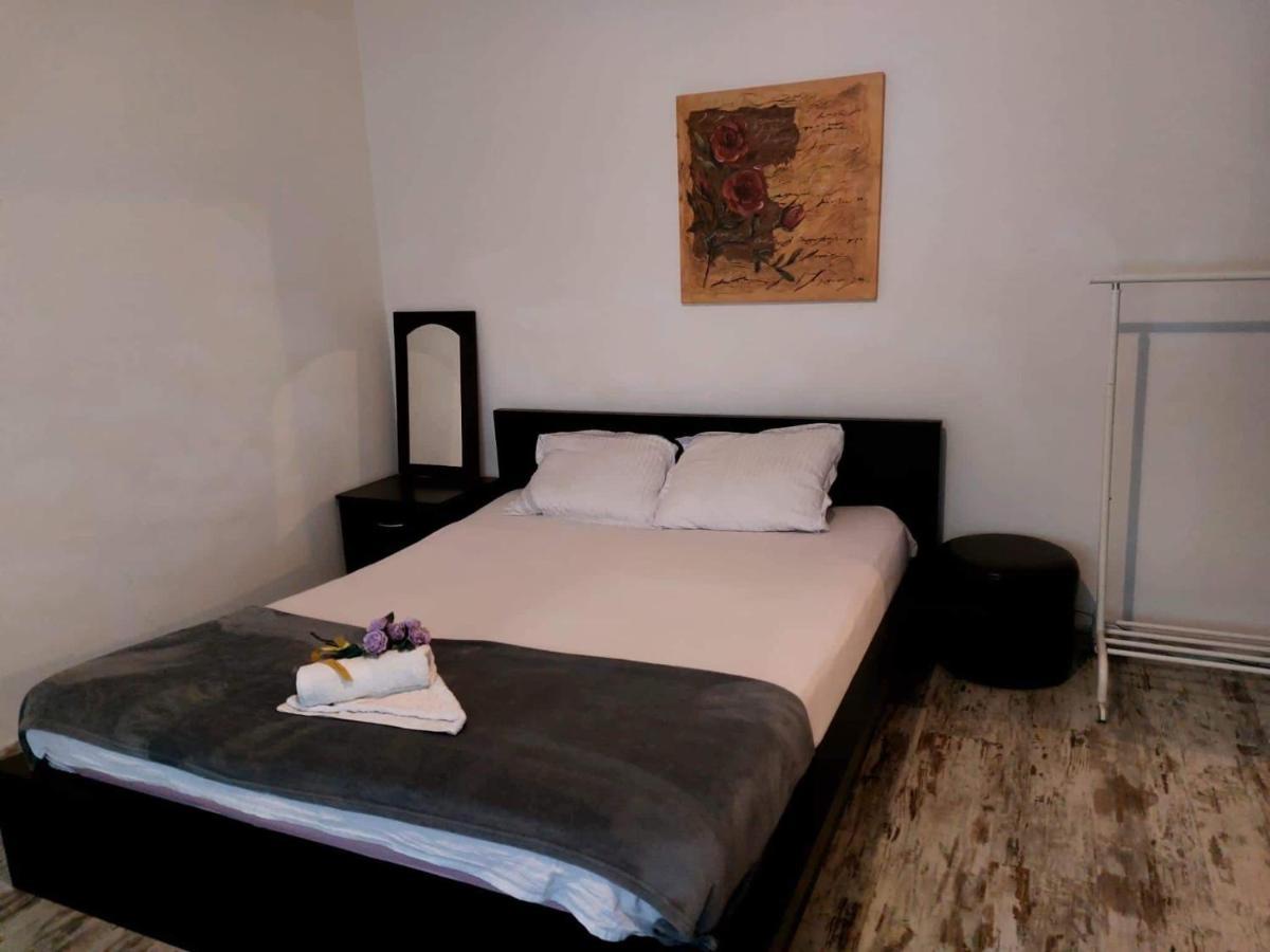 Huge 3 Room Apartament In City Center! Bucureşti Ngoại thất bức ảnh