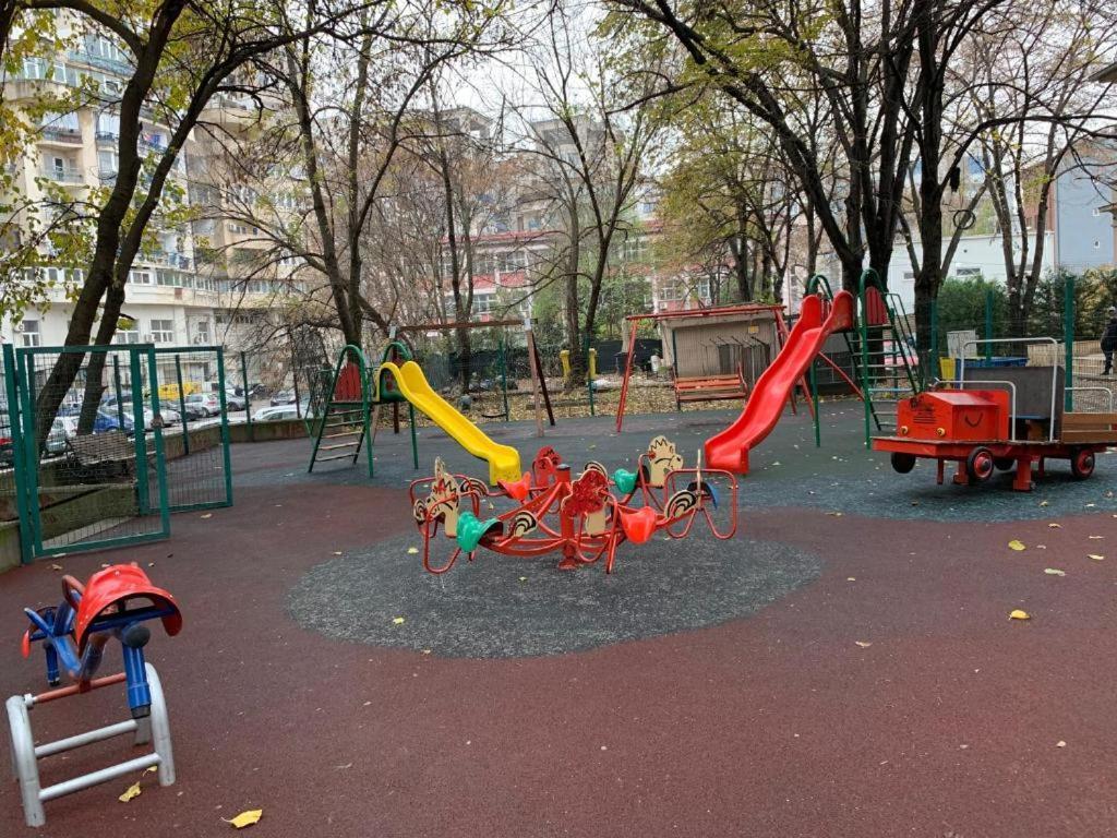 Huge 3 Room Apartament In City Center! Bucureşti Ngoại thất bức ảnh